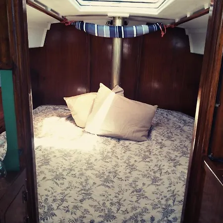 Botel Le Vaisseau D'Horus *